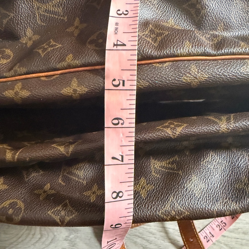 Louis Vuitton Monogram Saumur 43 Canvas Messenger Bag with Tan Leather Trim - Picture 16 of 16